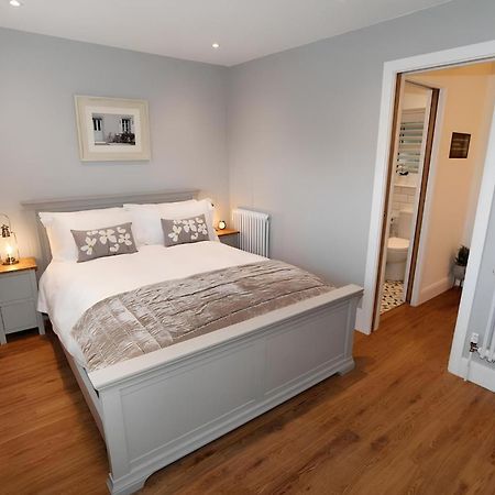 Tucked Away, Beach Access Sleeps 4 The Mumbles Exterior foto