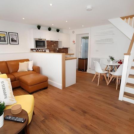 Tucked Away, Beach Access Sleeps 4 The Mumbles Exterior foto