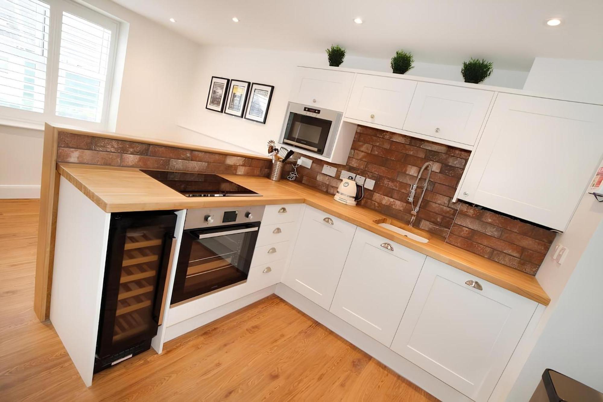 Tucked Away, Beach Access Sleeps 4 The Mumbles Exterior foto